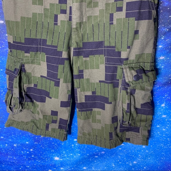 Shaun White- Green Cargo Shorts size 10 - Picture 3 of 14